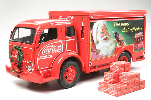 ダンバリー・ミント 1/24 ダイキャストカー コカ・コーラ・クリスマス・トラック（1950年代） D2017ミニカー 返品種別B