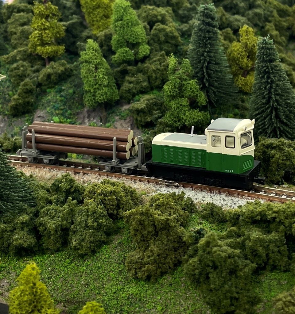 （動力化済）鉄コレナロー　猫山森林鉄道　S4型+運材車　セットC 猫山森林鉄道 S4型ディーゼル機関車(ツートンカラー)+運材車 2両
